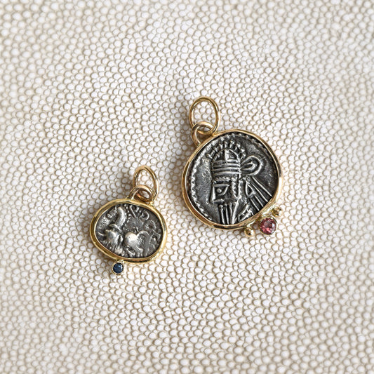 Celtic Quinarius Coin with Sapphire (58 - 50 BCE)